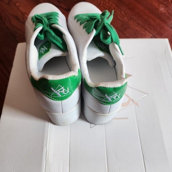 Yru Lala Platform Sneaker size 11 green and white - Picture 1 of 3